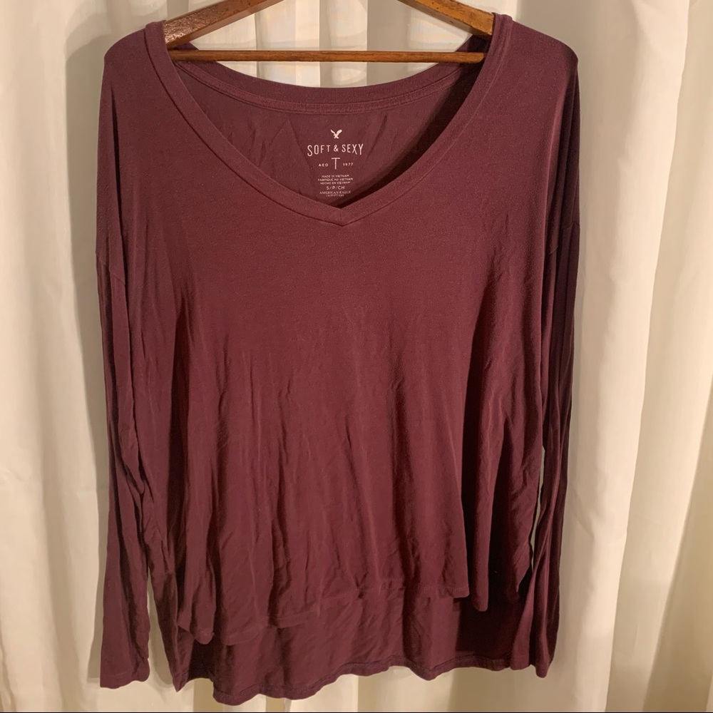 American Eagle Long Sleeve V-Neck